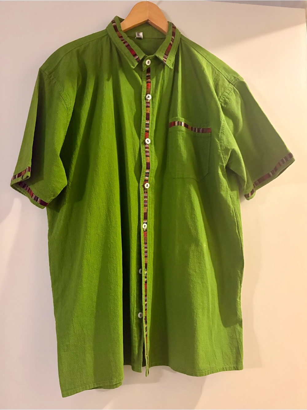 Men's Short-Sleeve Green Button-Up Shirt with Trim